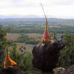 Mae Sod is on the Thai/ Burma border and is one of the main crossing points for jade Amber, Spinel, Ruby and Sapphire smuggled out of Burma.